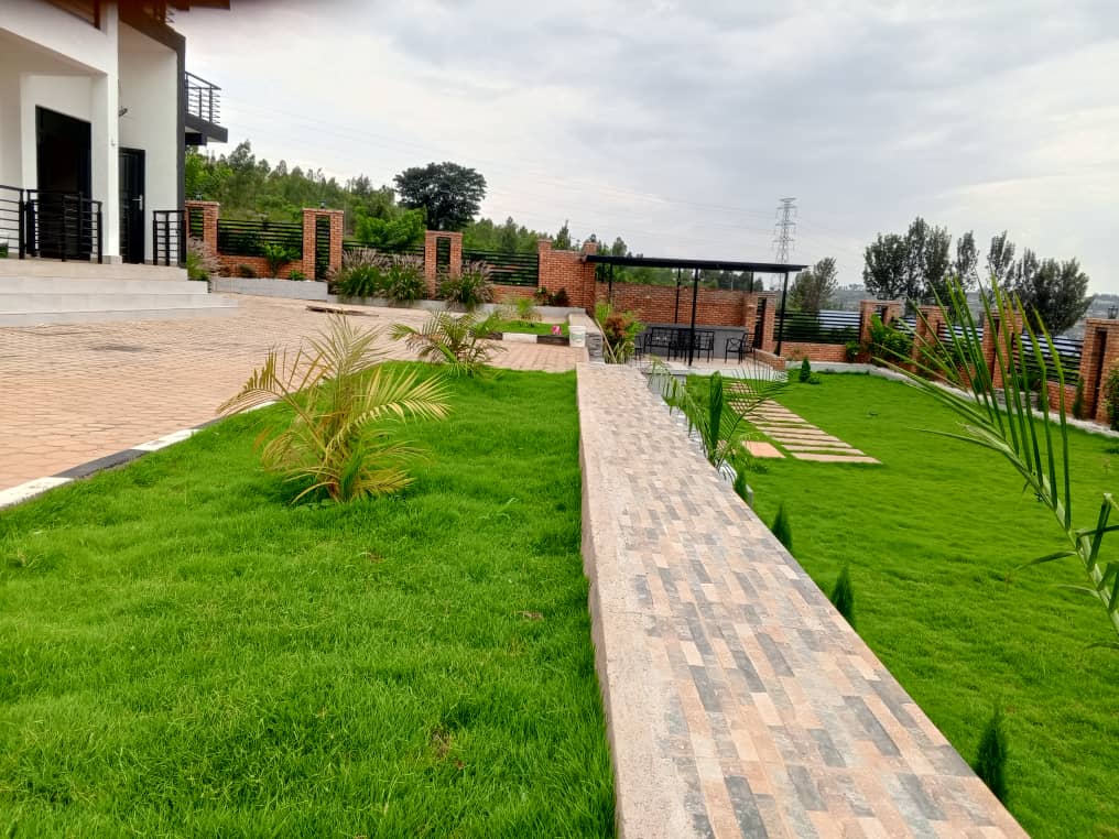Landscaped Villa Gardens